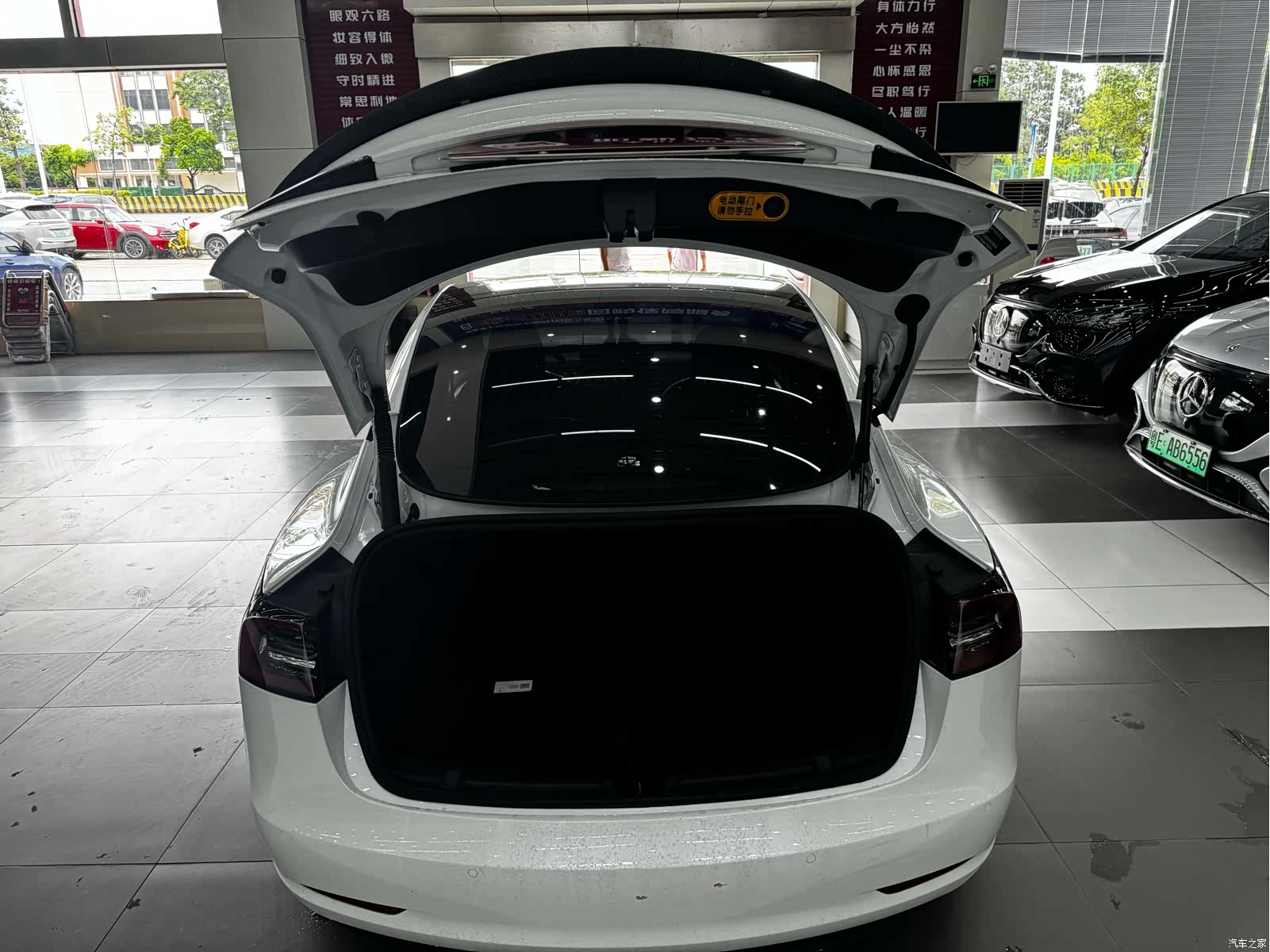 Tesla Model 3, 2022 18