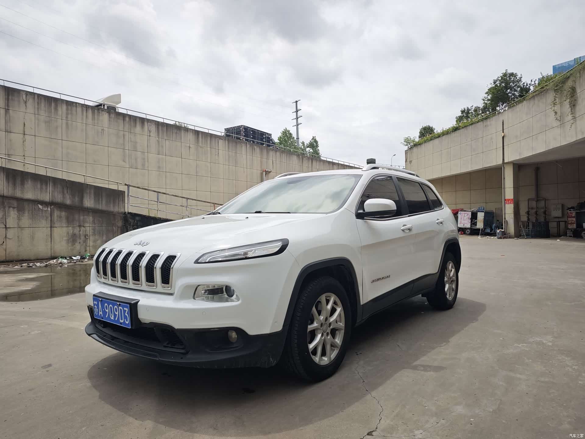 Jeep Cherokee, 2016 1