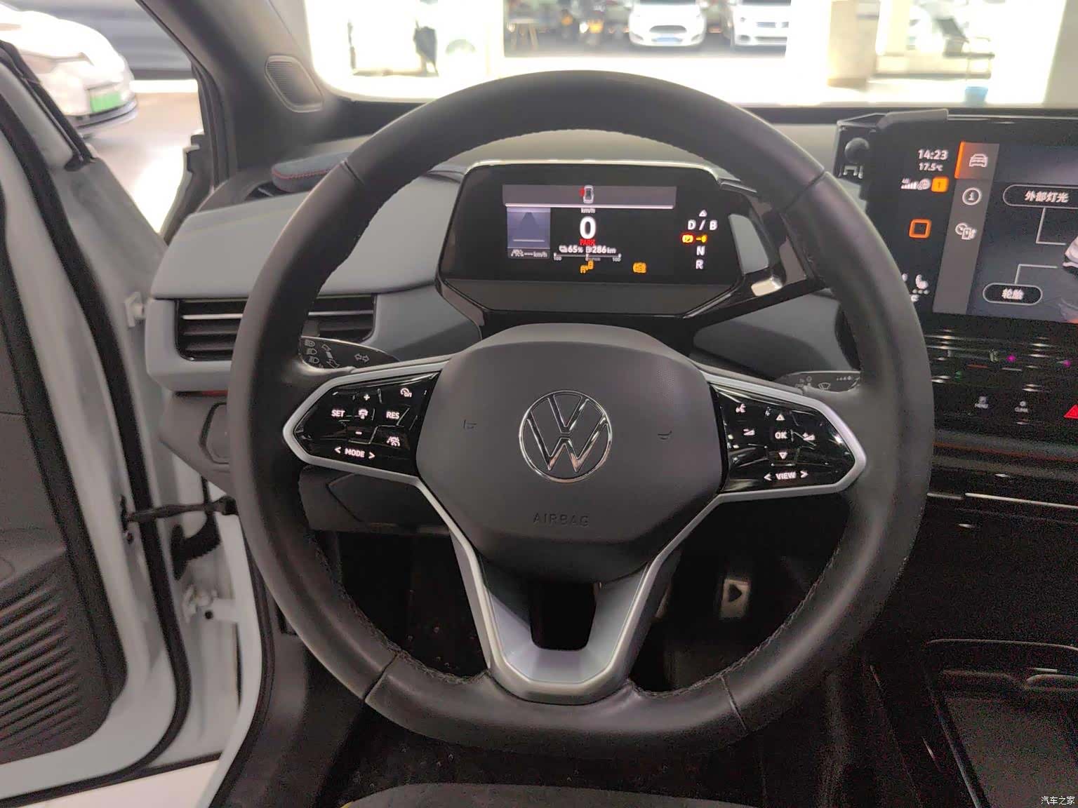 Volkswagen ID.4, 2022 все фото