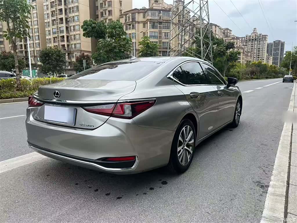Lexus ES, 2020 25