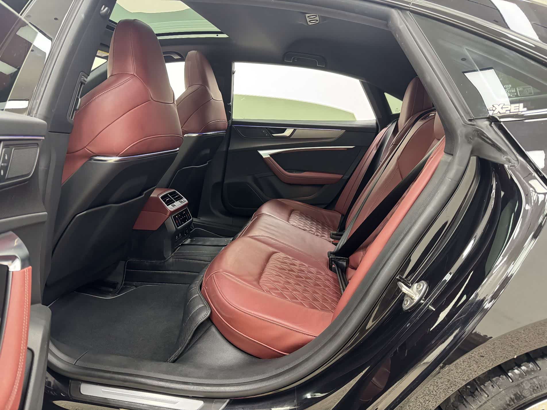 Audi A7L, 2025 13
