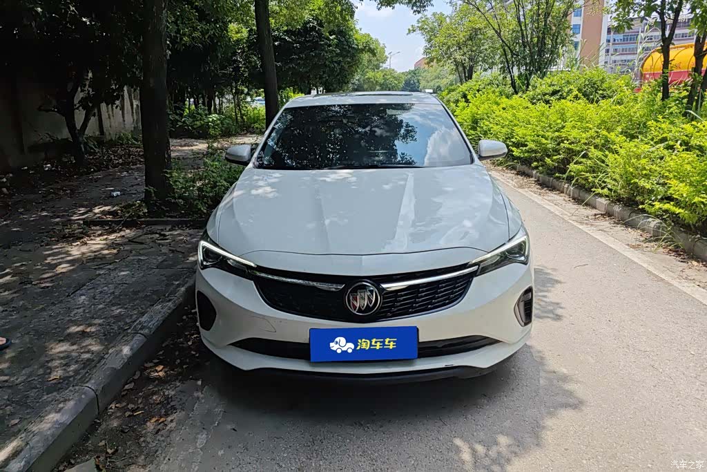 Buick Verano, 2022 2