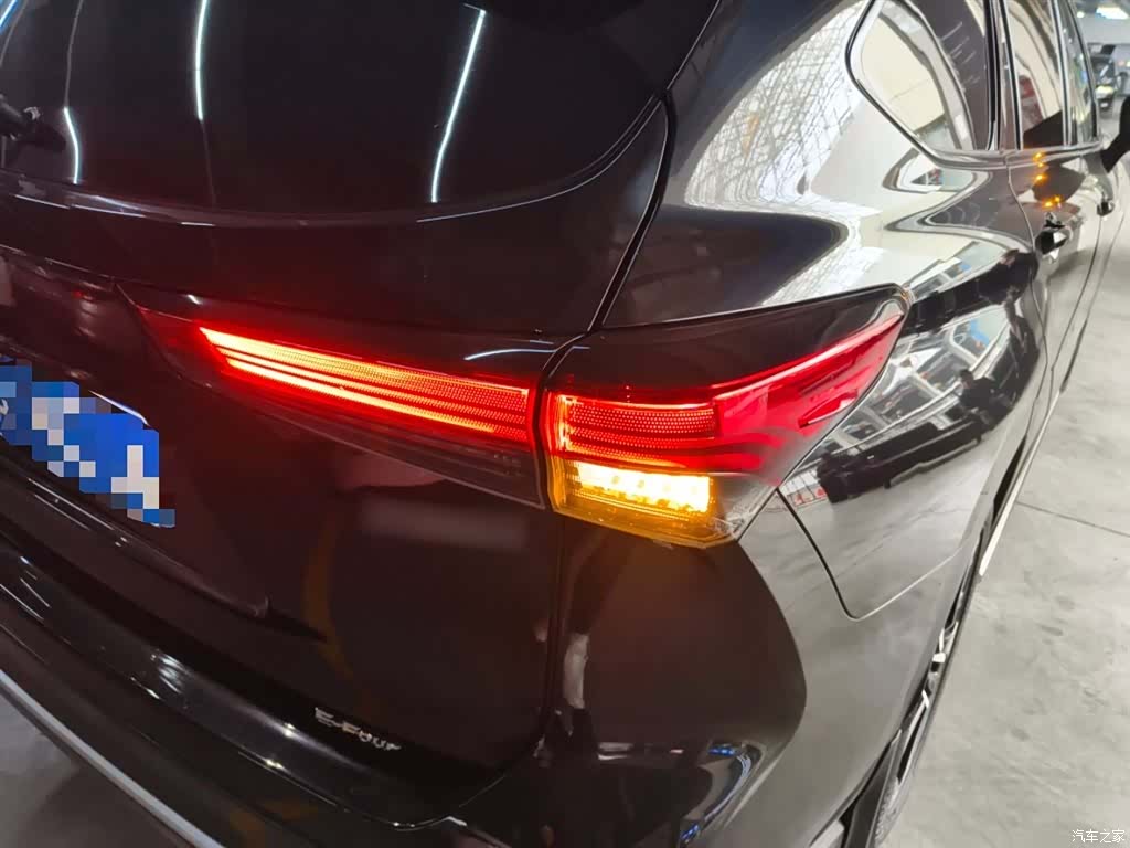 Toyota Crown, 2022 8