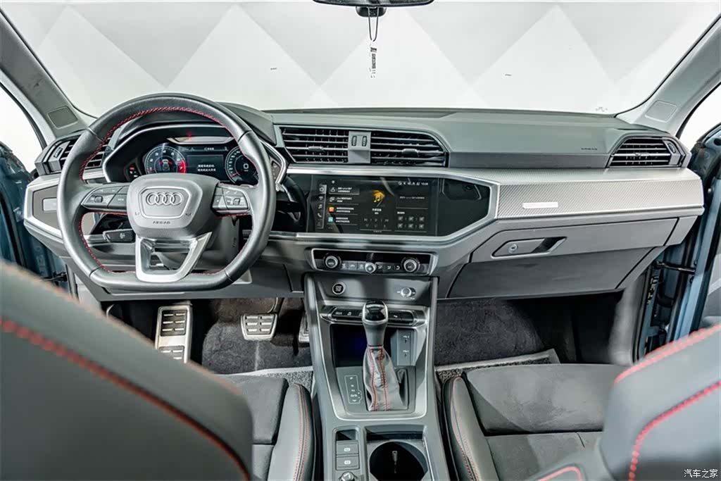 Audi Q3, 2023 12