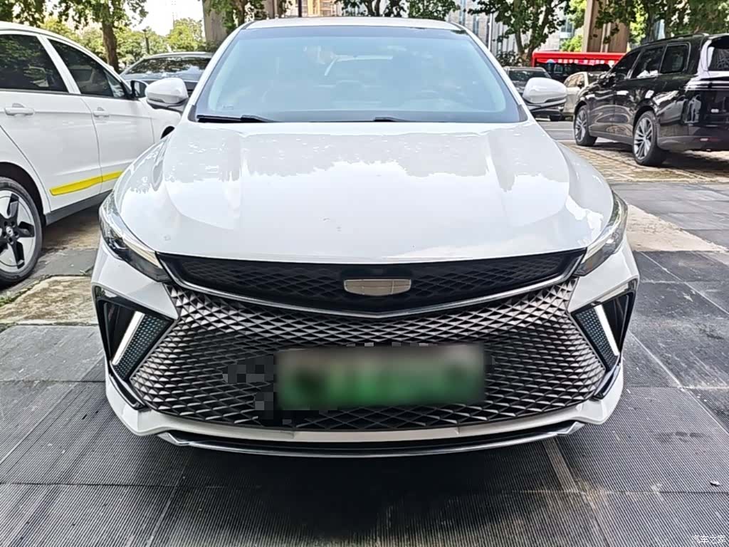 Geely Emgrand, 2022 3