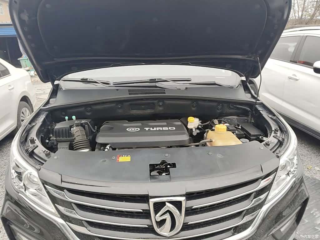 Wuling 560, 2017 16