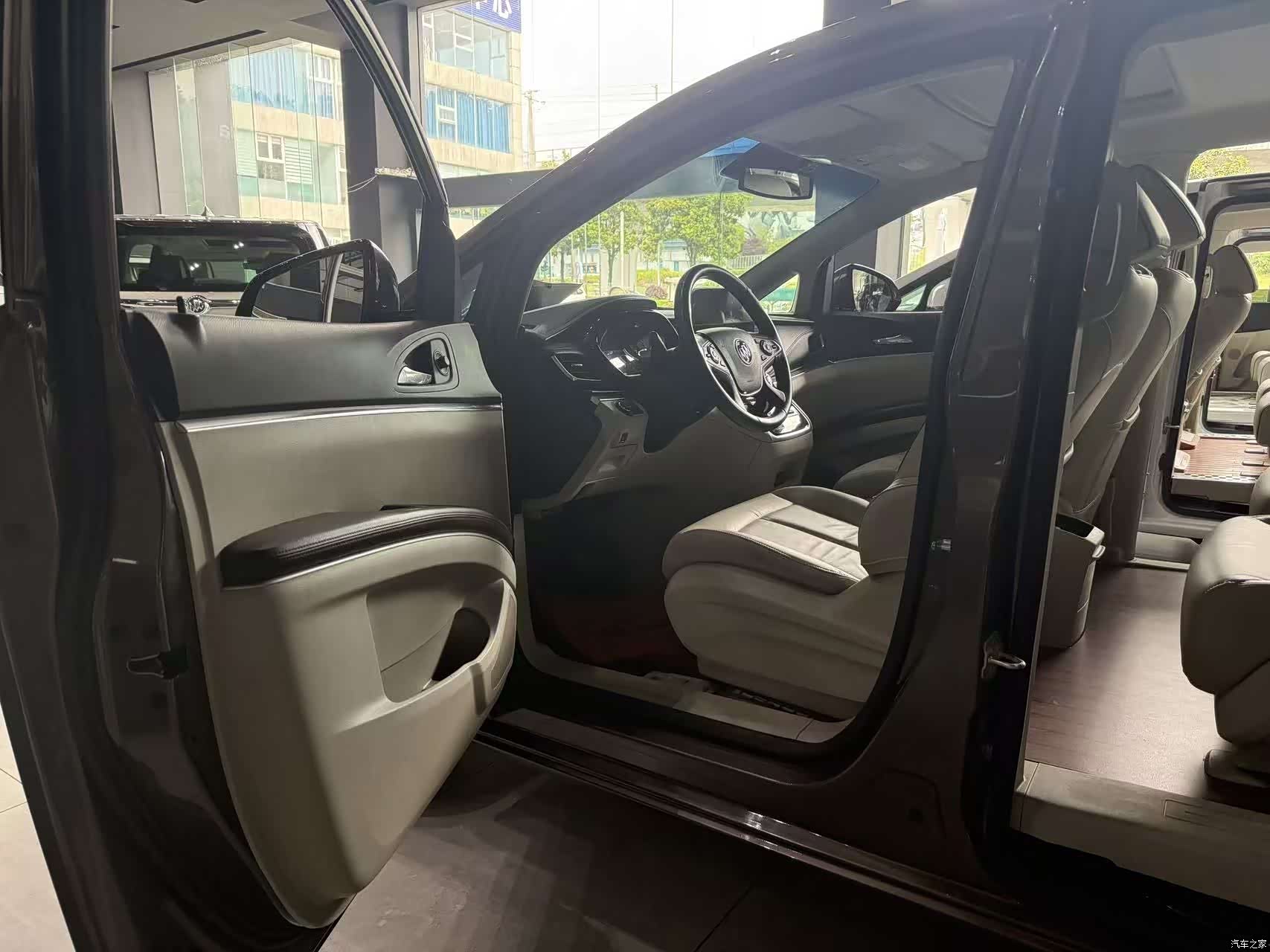 Buick GL8, 2021 4