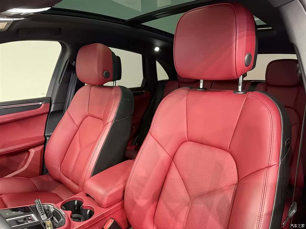 Porsche Macan, 2022 10
