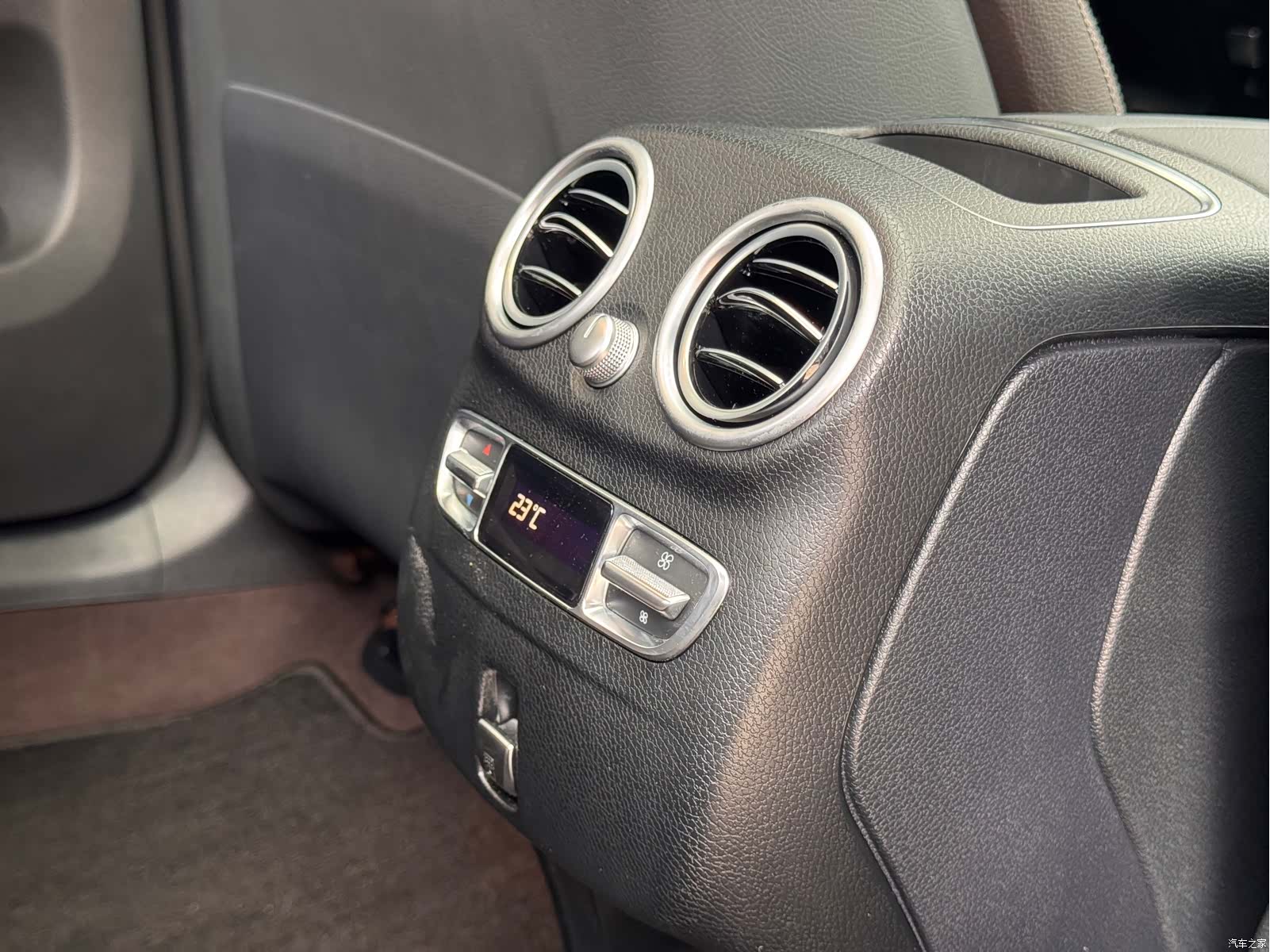 Mercedes-Benz GLC, 2023 22