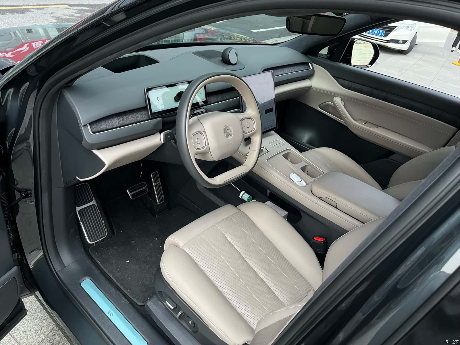 NIO ES8, 2023 10