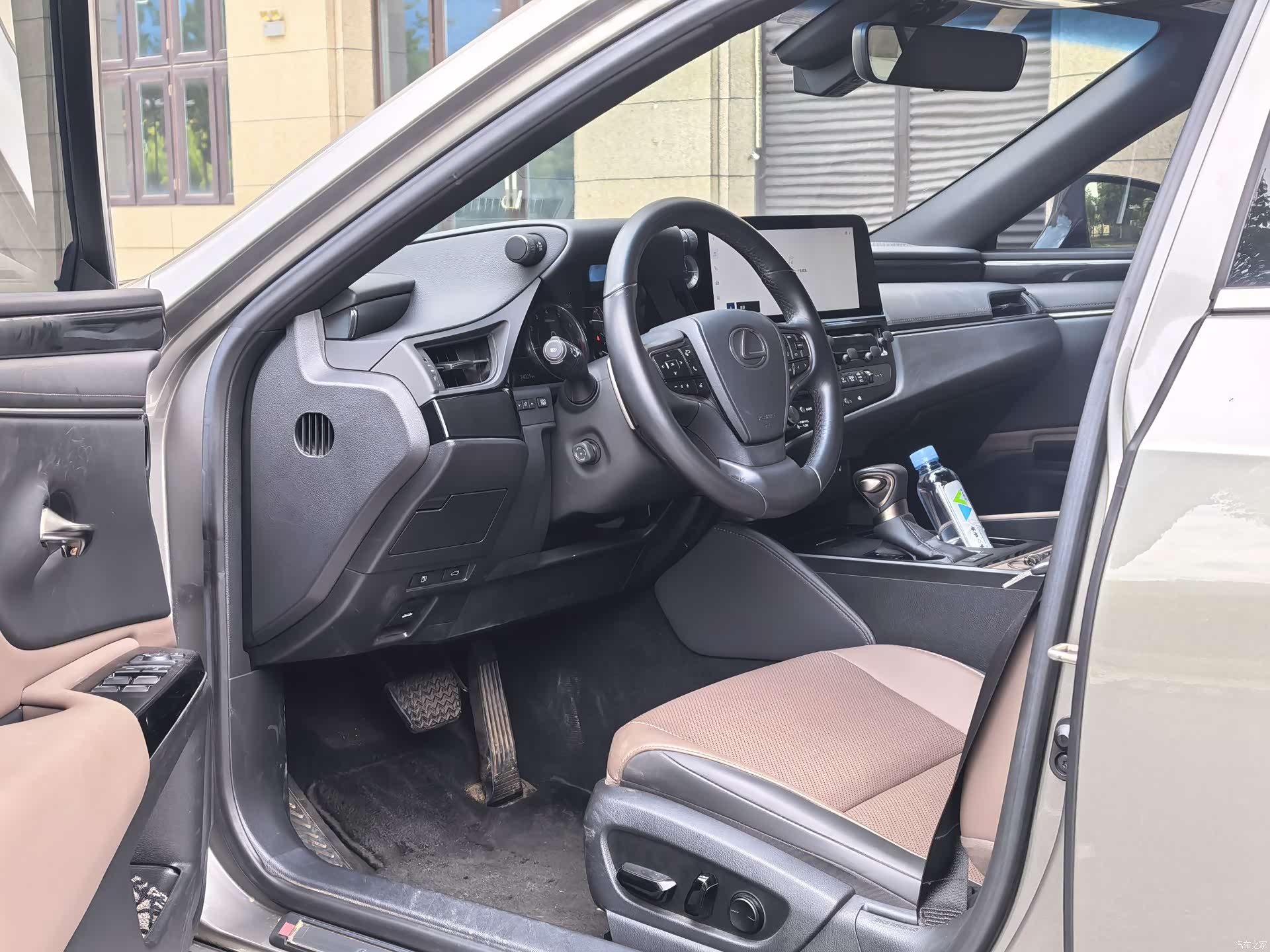 Lexus ES, 2024 10