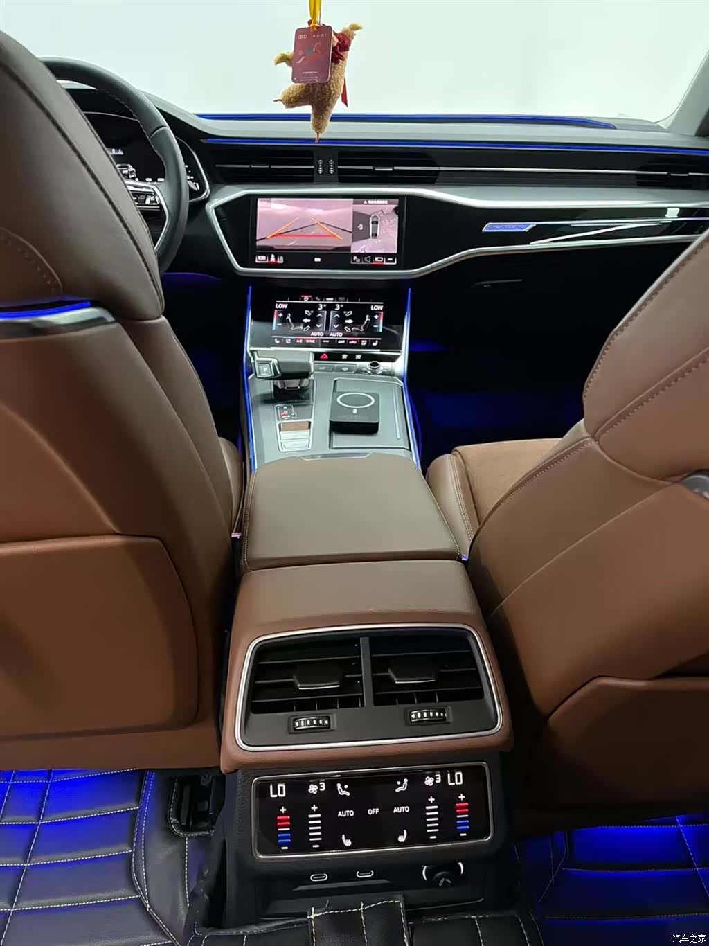 Audi A7L, 2024 11