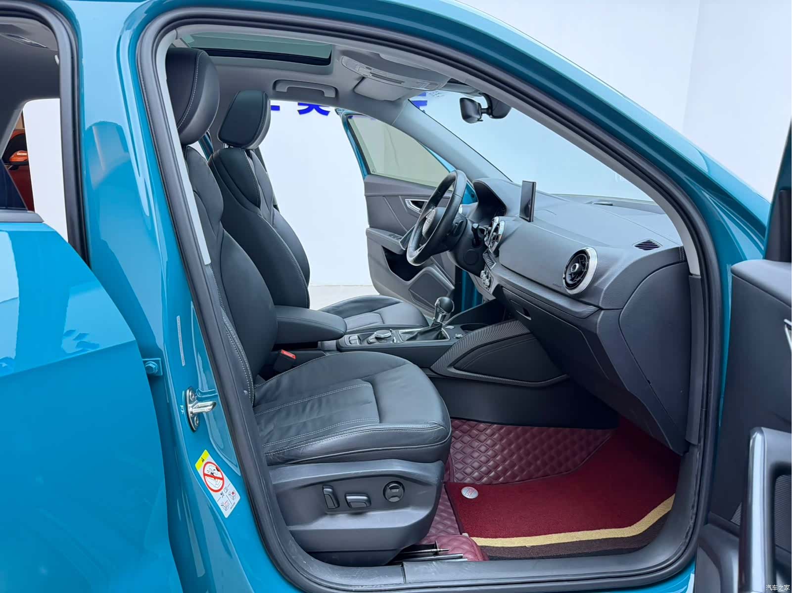 Audi Q2L, 2023 8