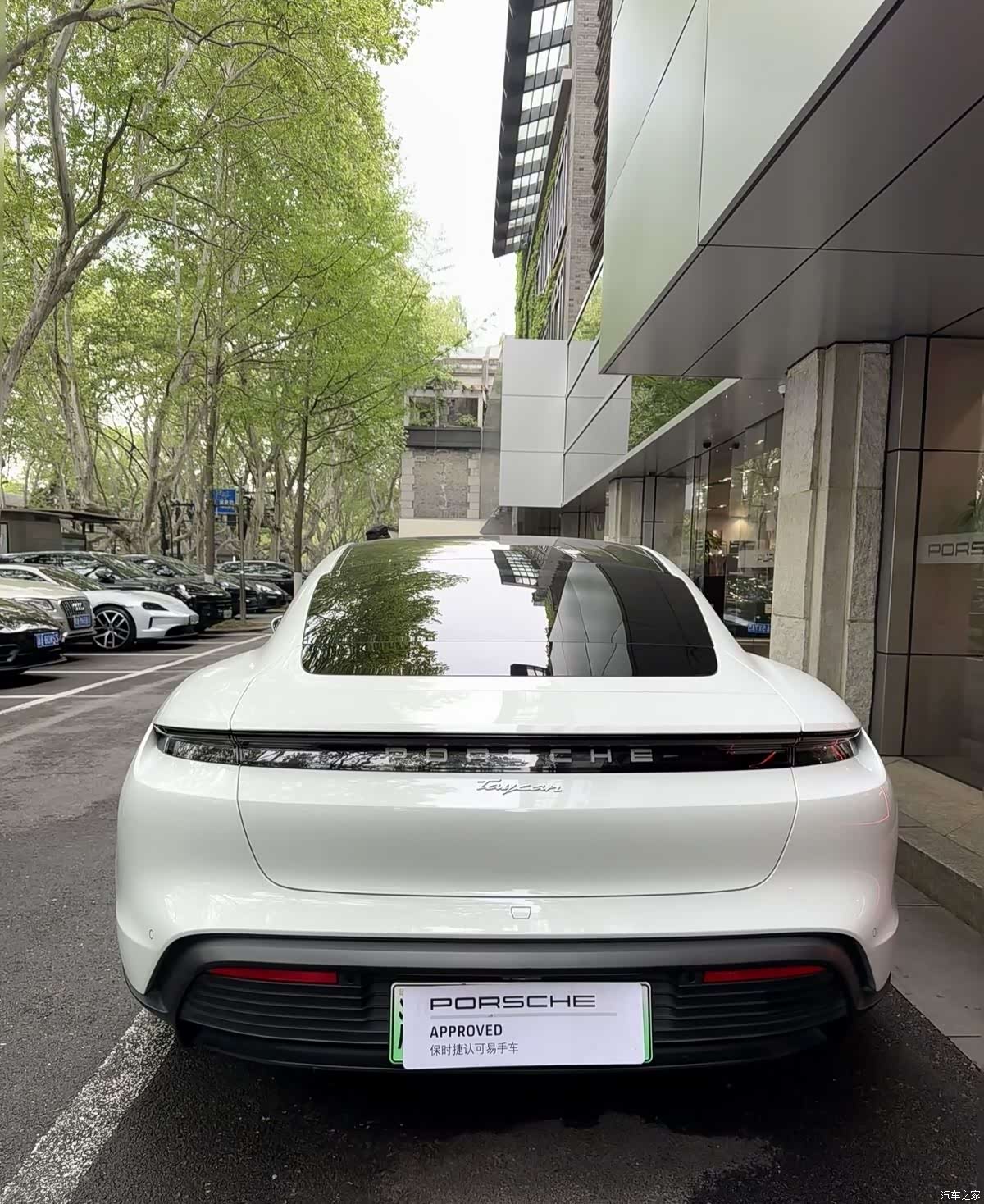 Porsche Taycan, 2023 7