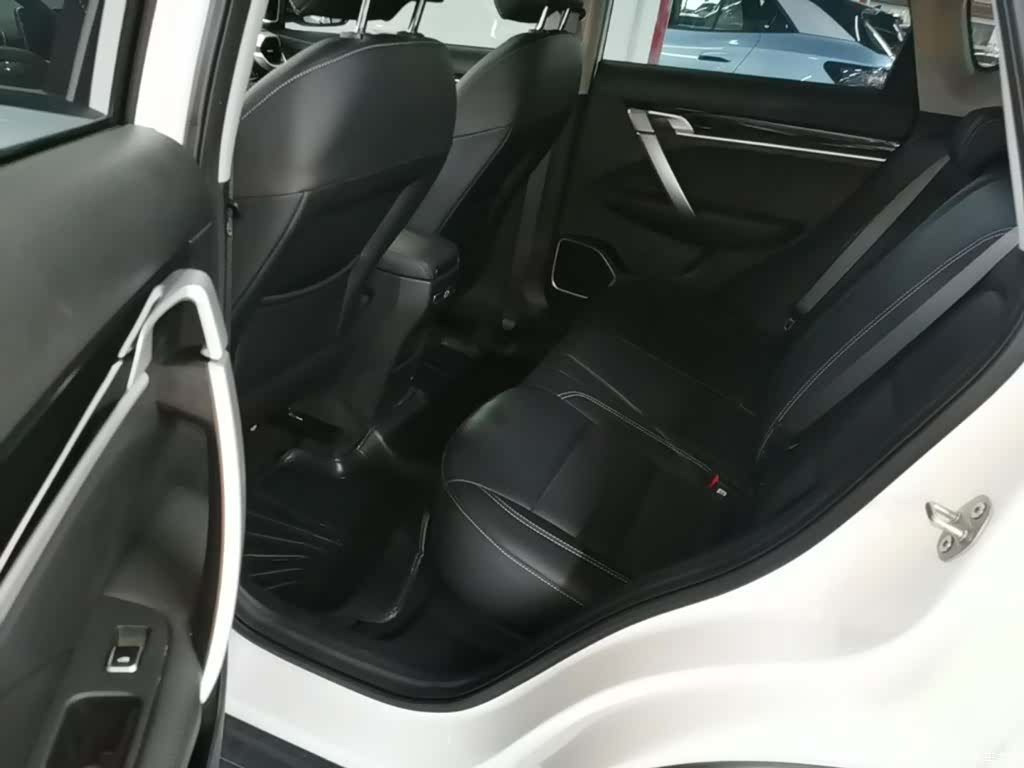 Geely Coolray, 2025 17