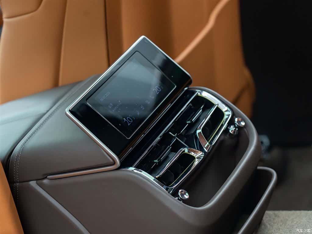 Bentley Flying Spur, 2022 15
