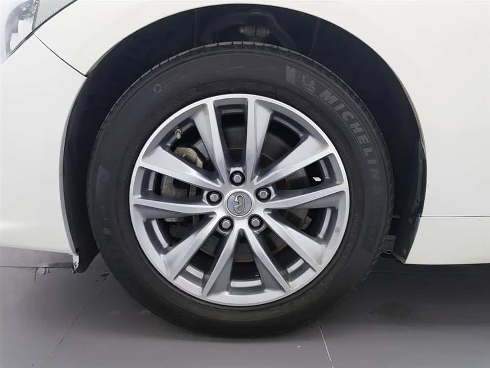 Infiniti Q50L Infiniti Q50L
