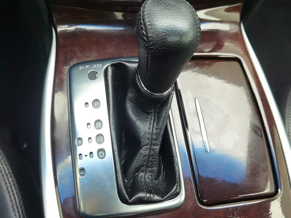 Infiniti Q70 Infiniti Q70