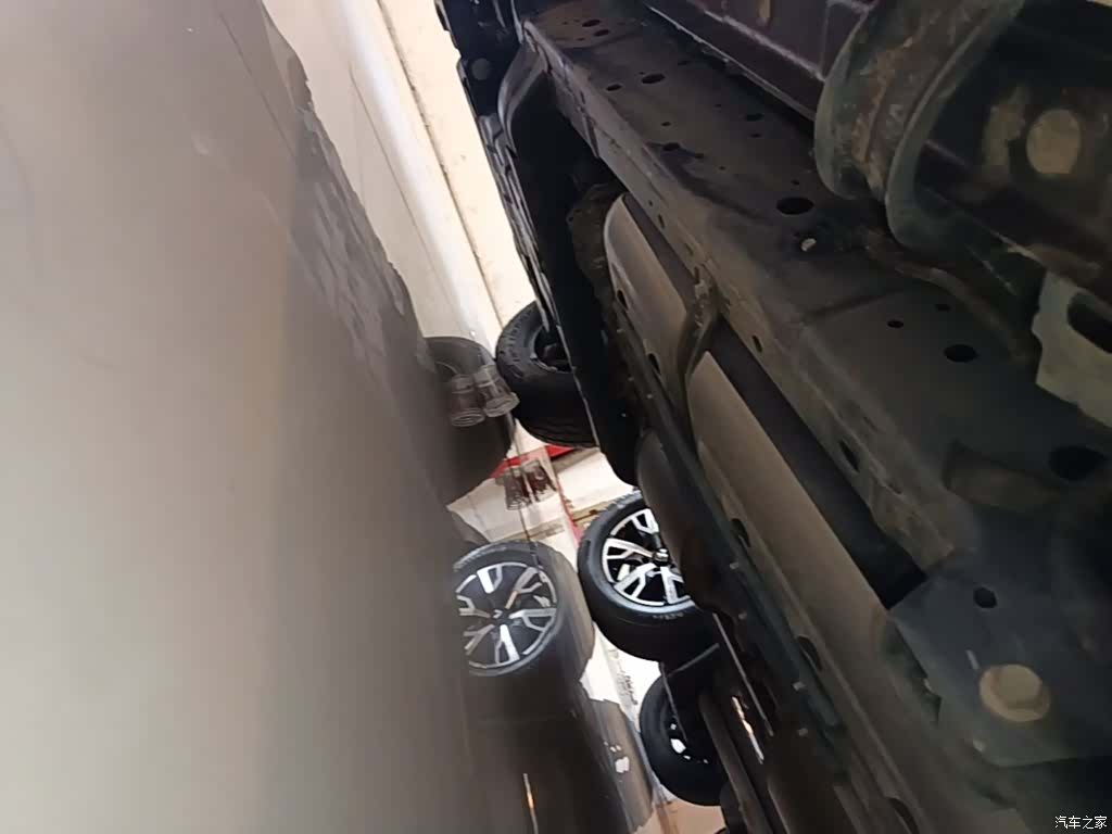 Tank 300, 2023 6