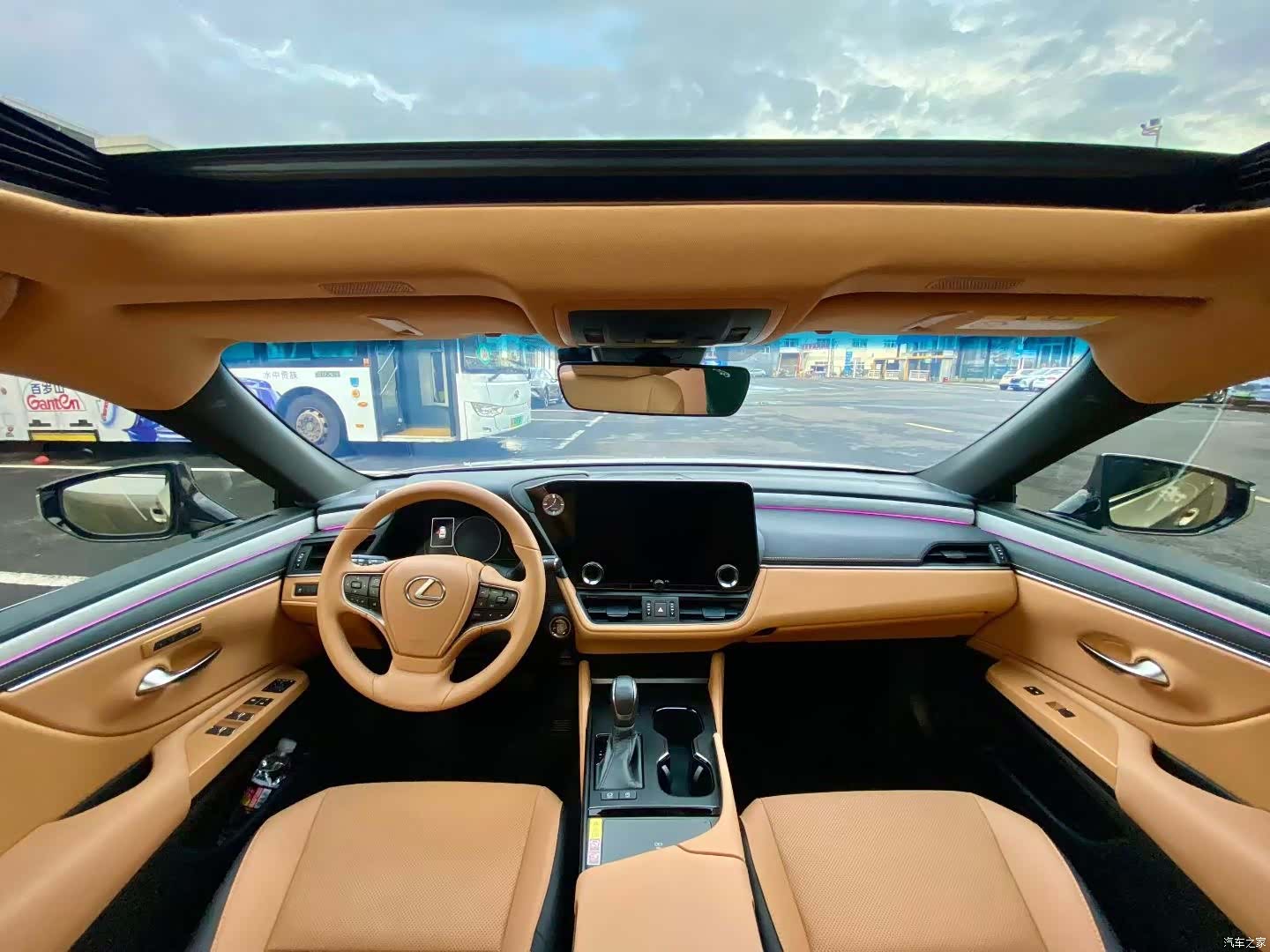 Lexus ES, 2025 8