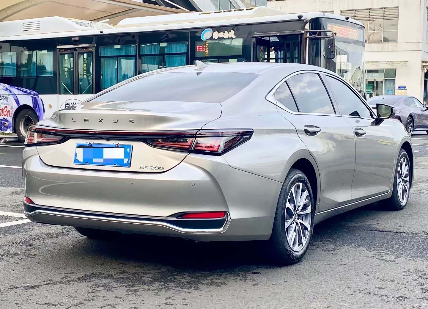 Lexus ES, 2025 6