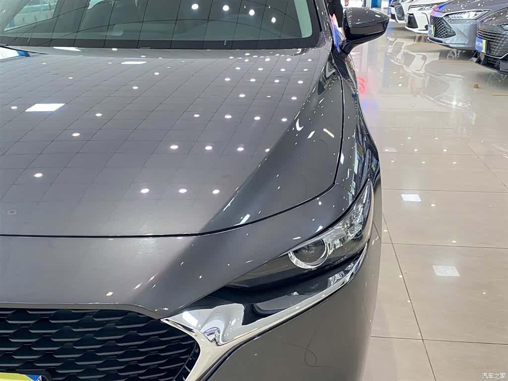 Mazda Mazda3, 2023 12