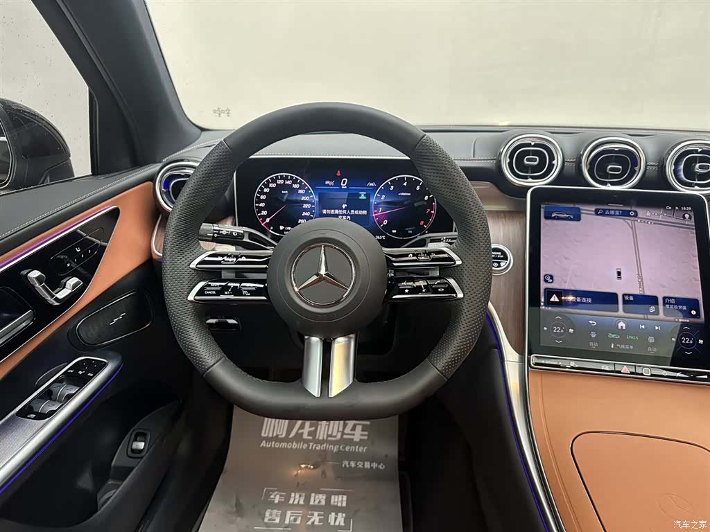Mercedes-Benz GLC, 2025 12