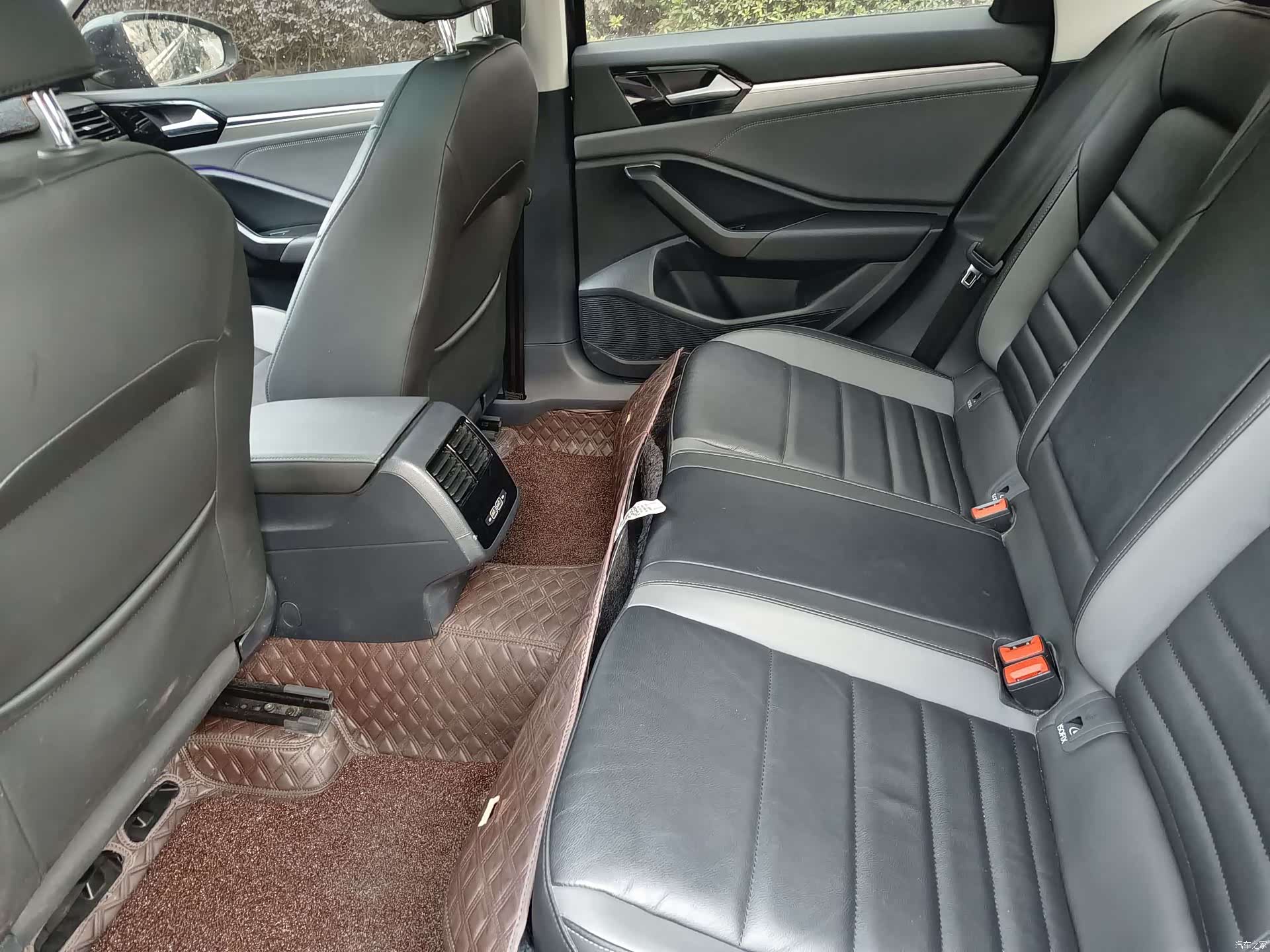 Volkswagen Sagitar, 2021 7