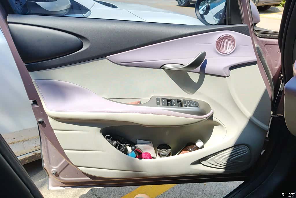 BYD Dolphin, 2022 6