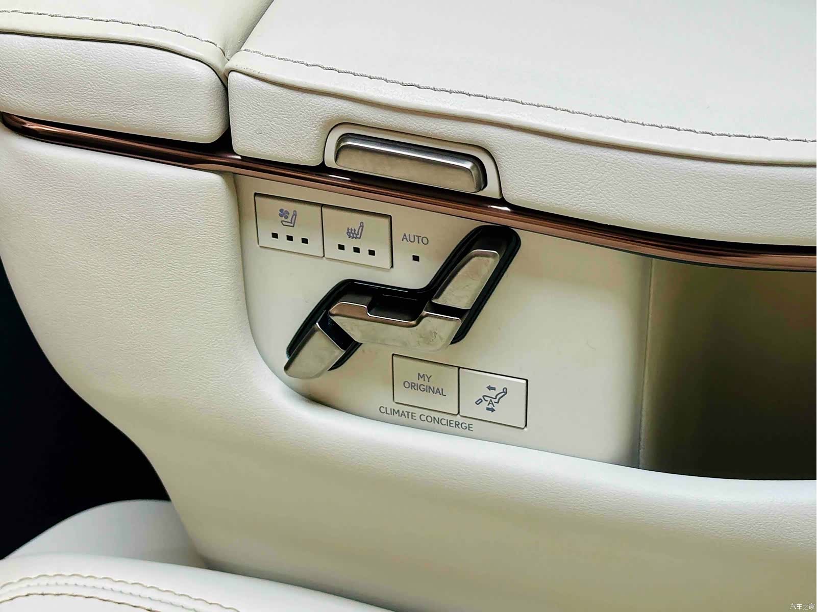 Lexus LM, 2024 16