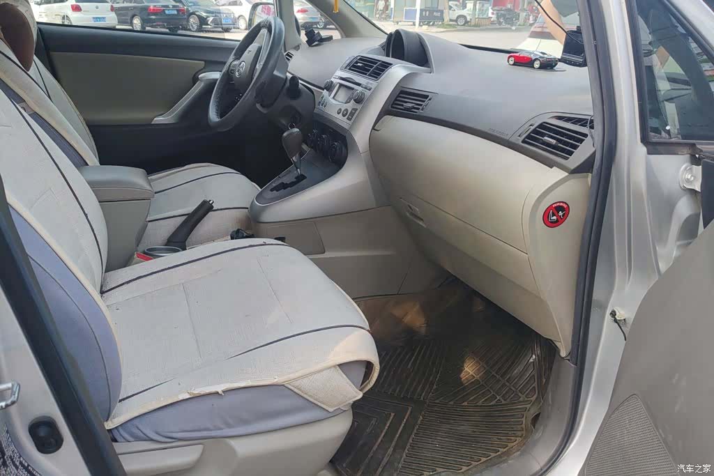 Toyota 180E, 2012 8