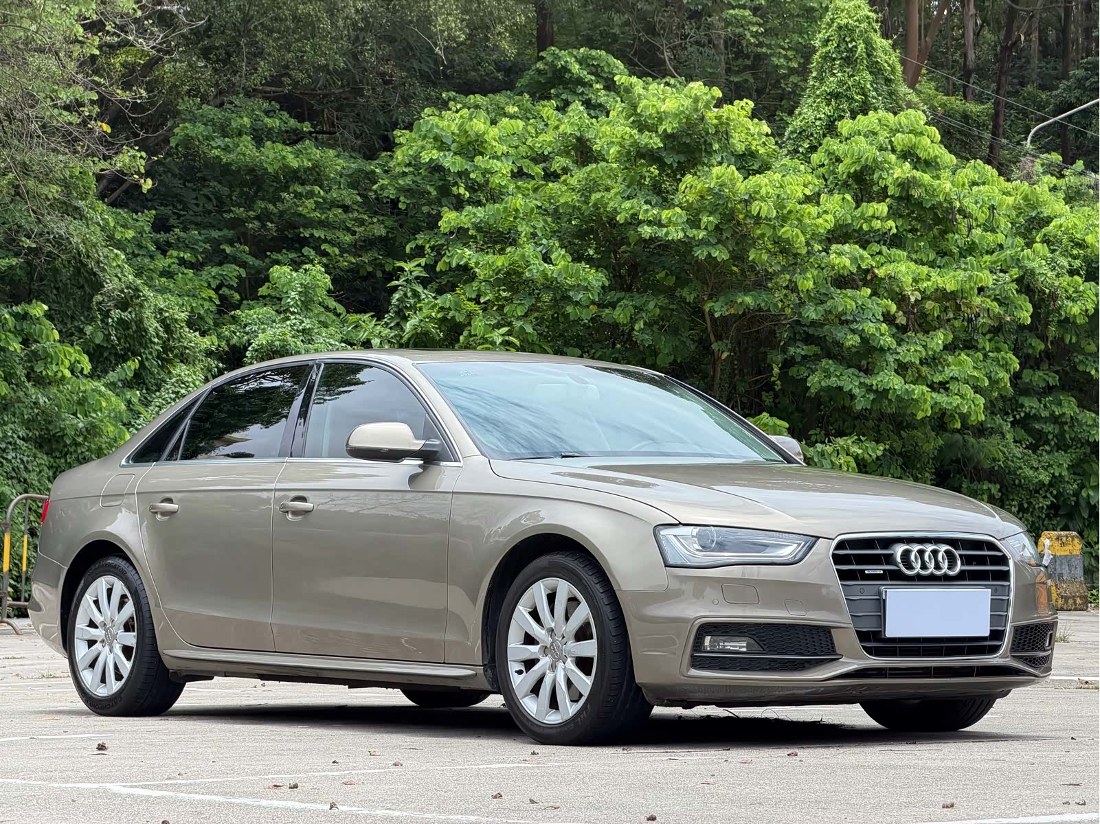 Audi A4L, 2014 4