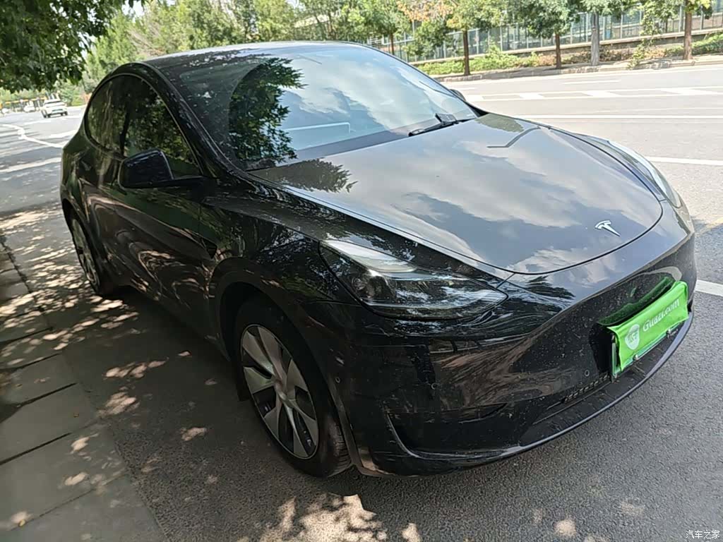 Tesla Model Y, 2023 4