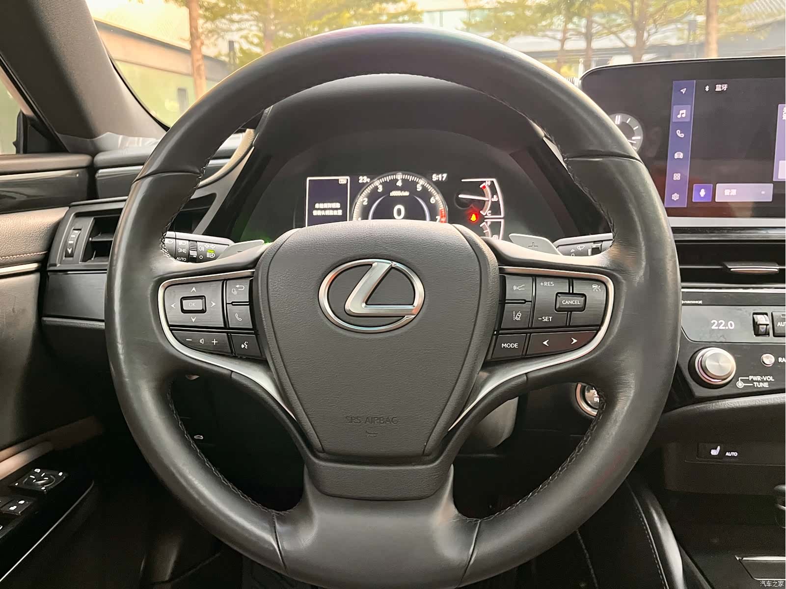 Lexus ES, 2024 7