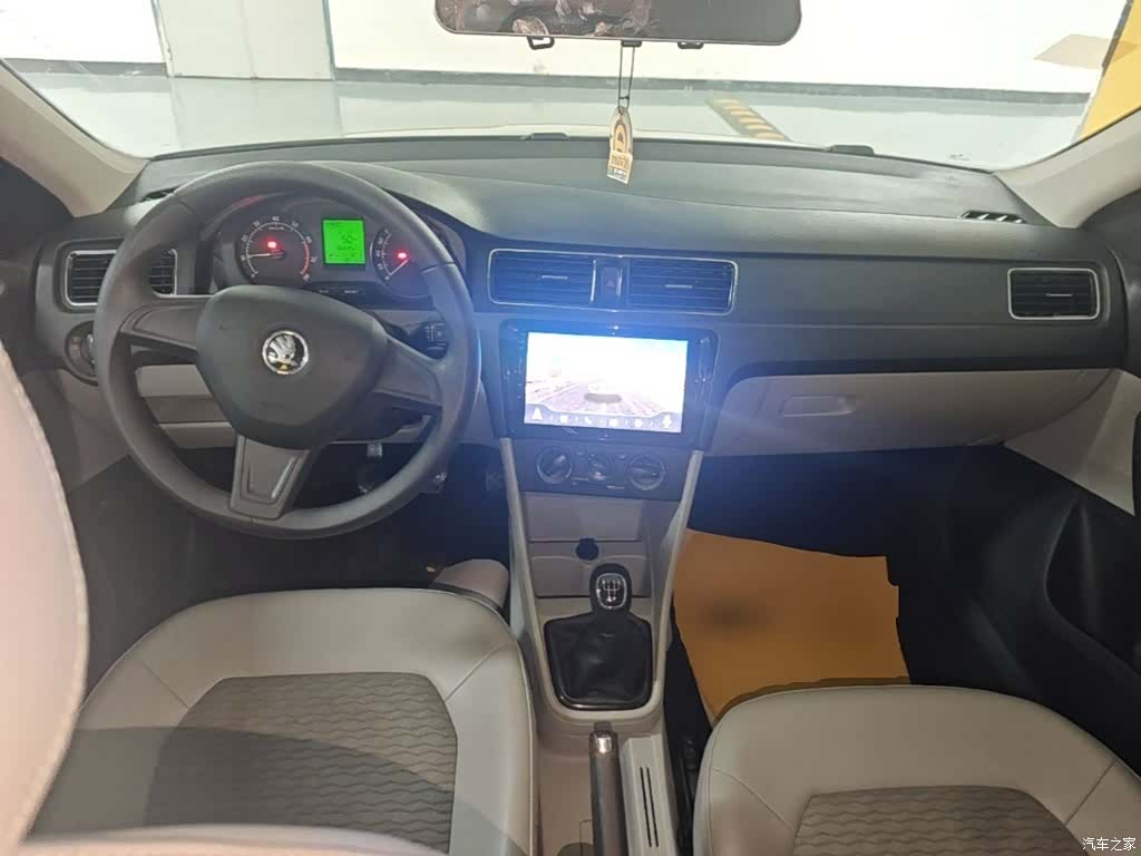 Skoda Rapid, 2016 10