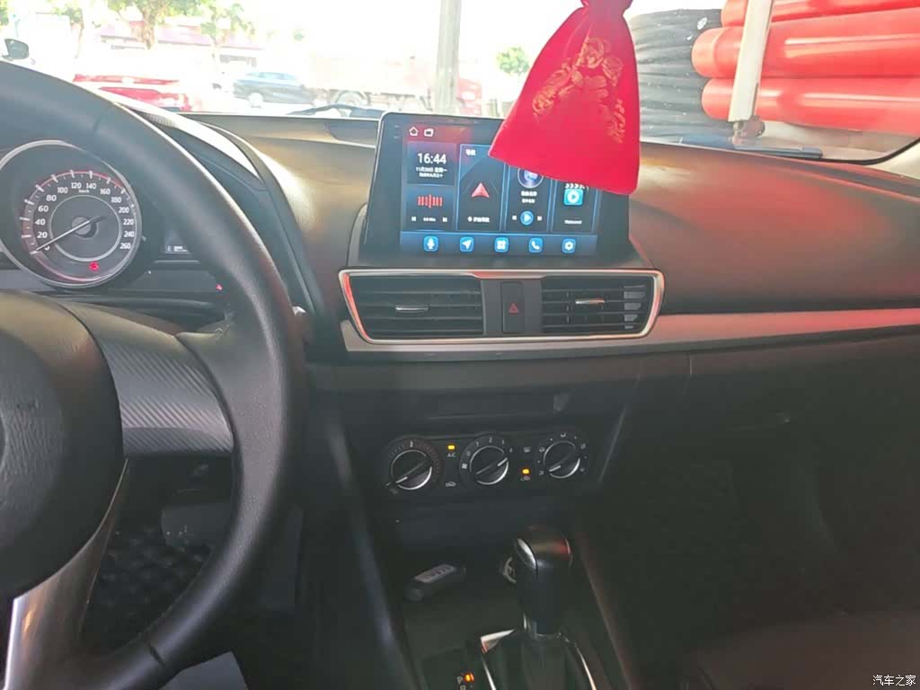 Mazda Mazda3, 2016 13