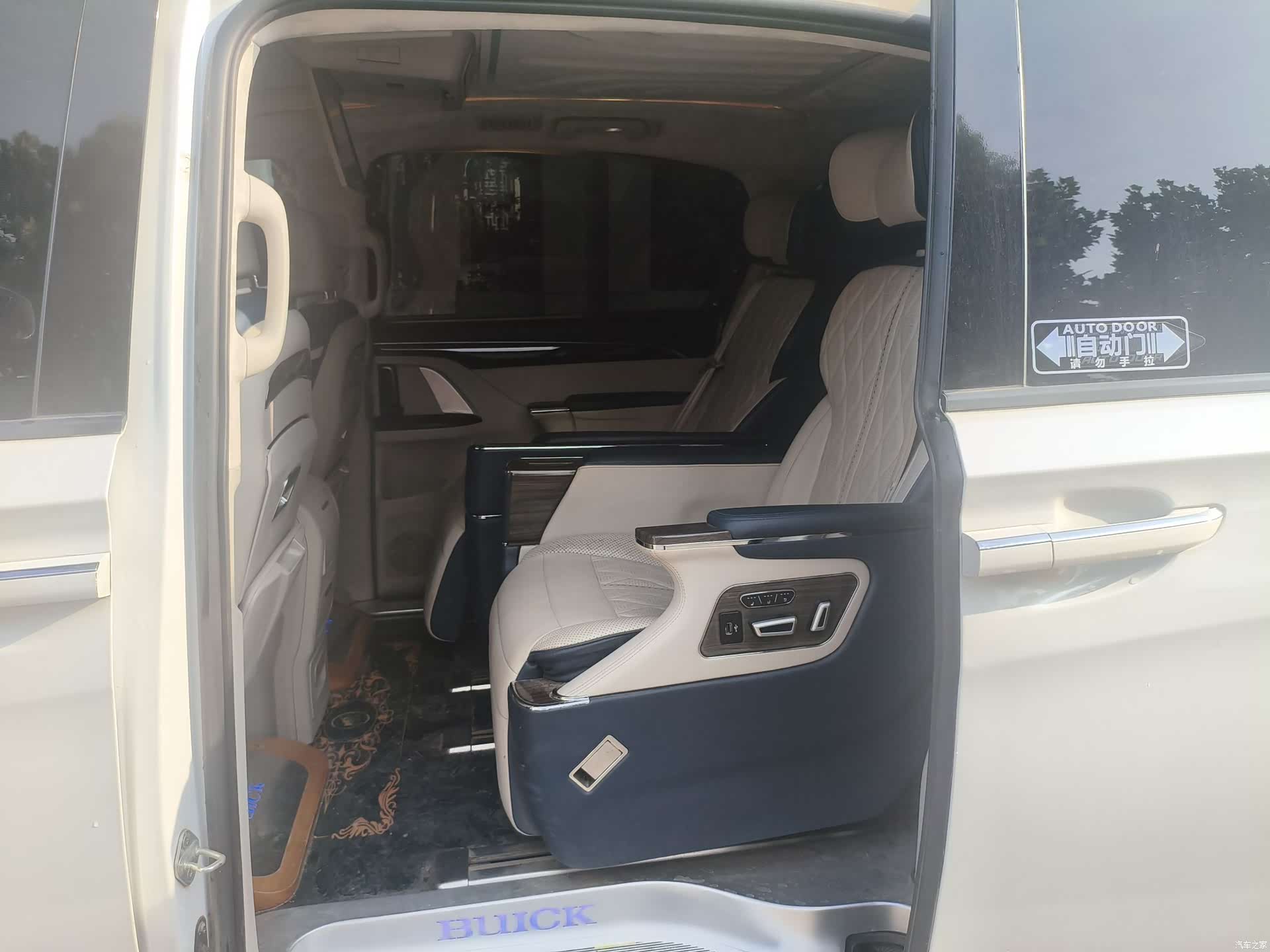 Buick GL8, 2019 21