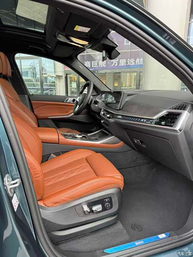 BMW X7, 2025 10
