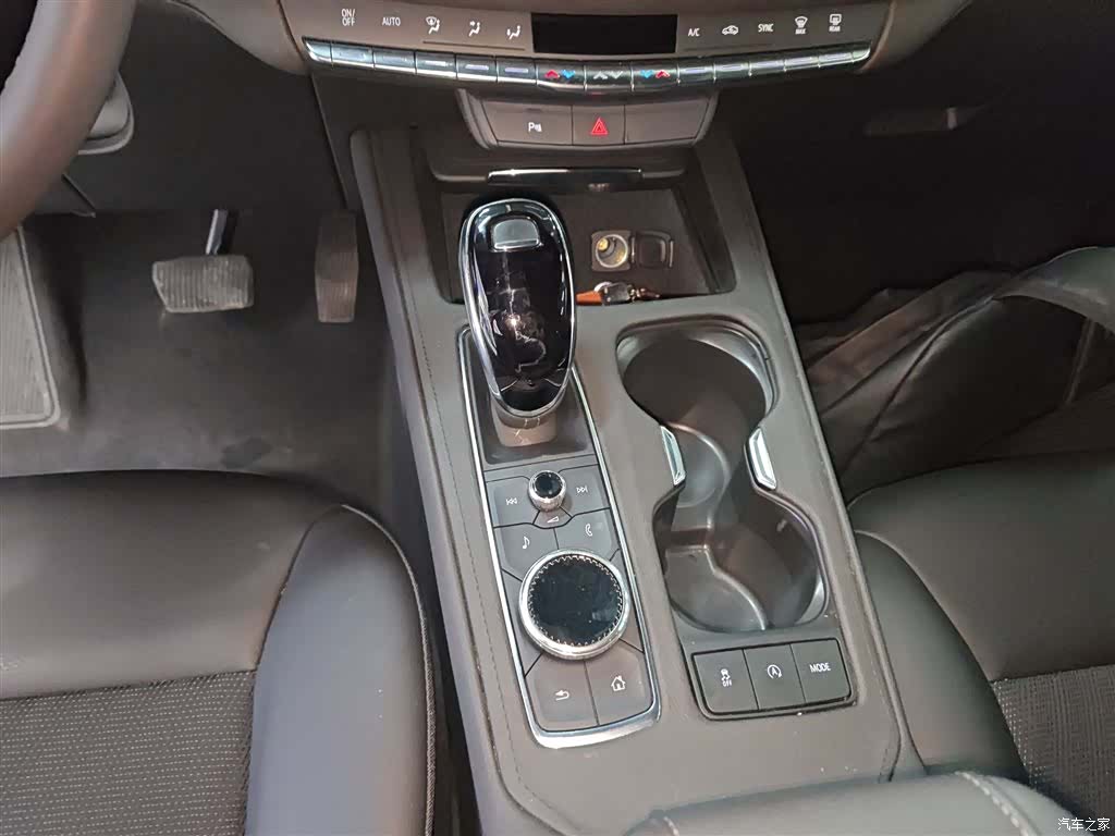 Cadillac XT4, 2023 14
