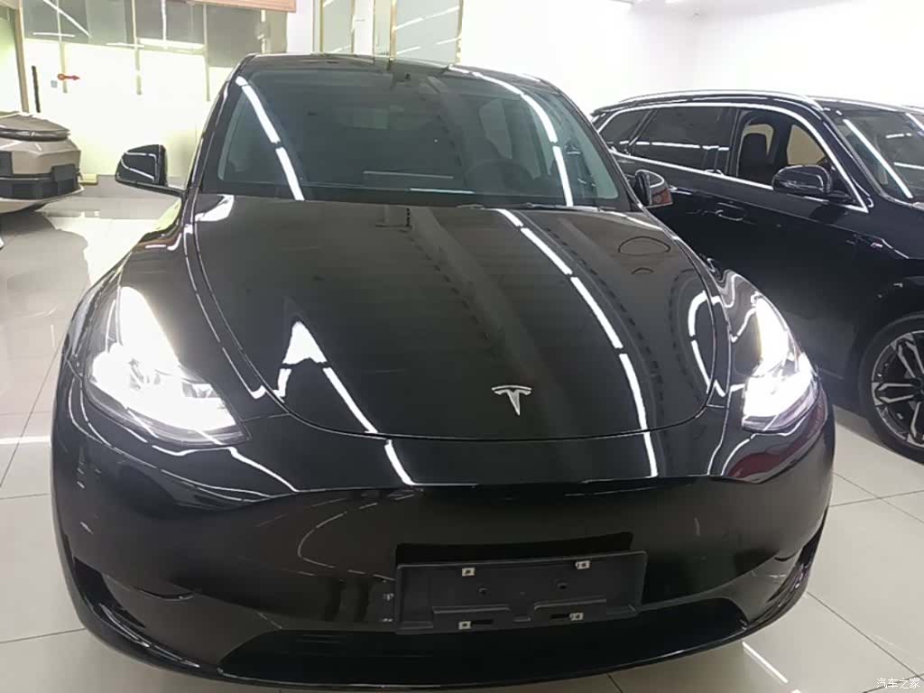 Tesla Model Y, 2023 3