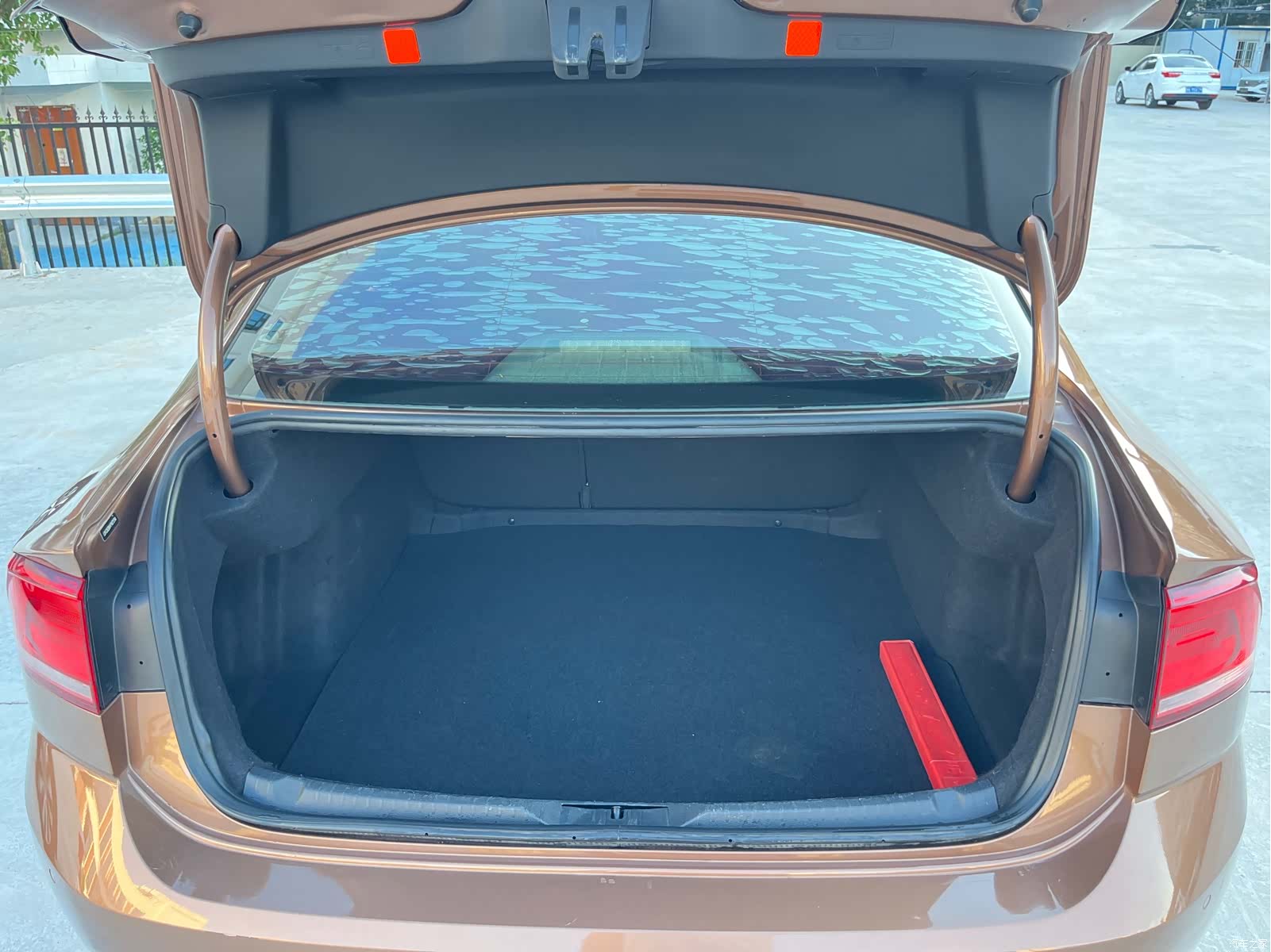 Volkswagen Lamando, 2015 10
