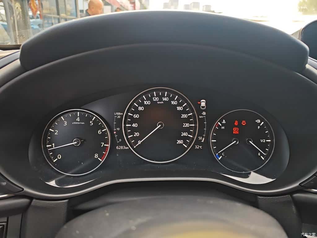 Mazda CX-30, 2025 12