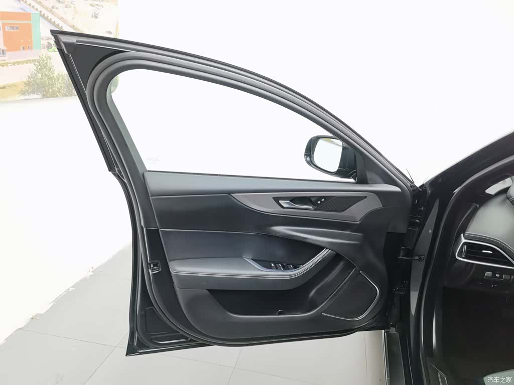 Land Rover XEL, 2022 8