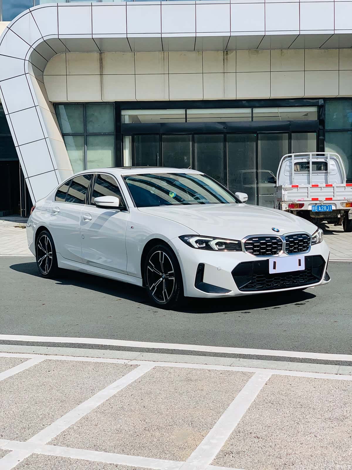 BMW 3 Series, 2023 2