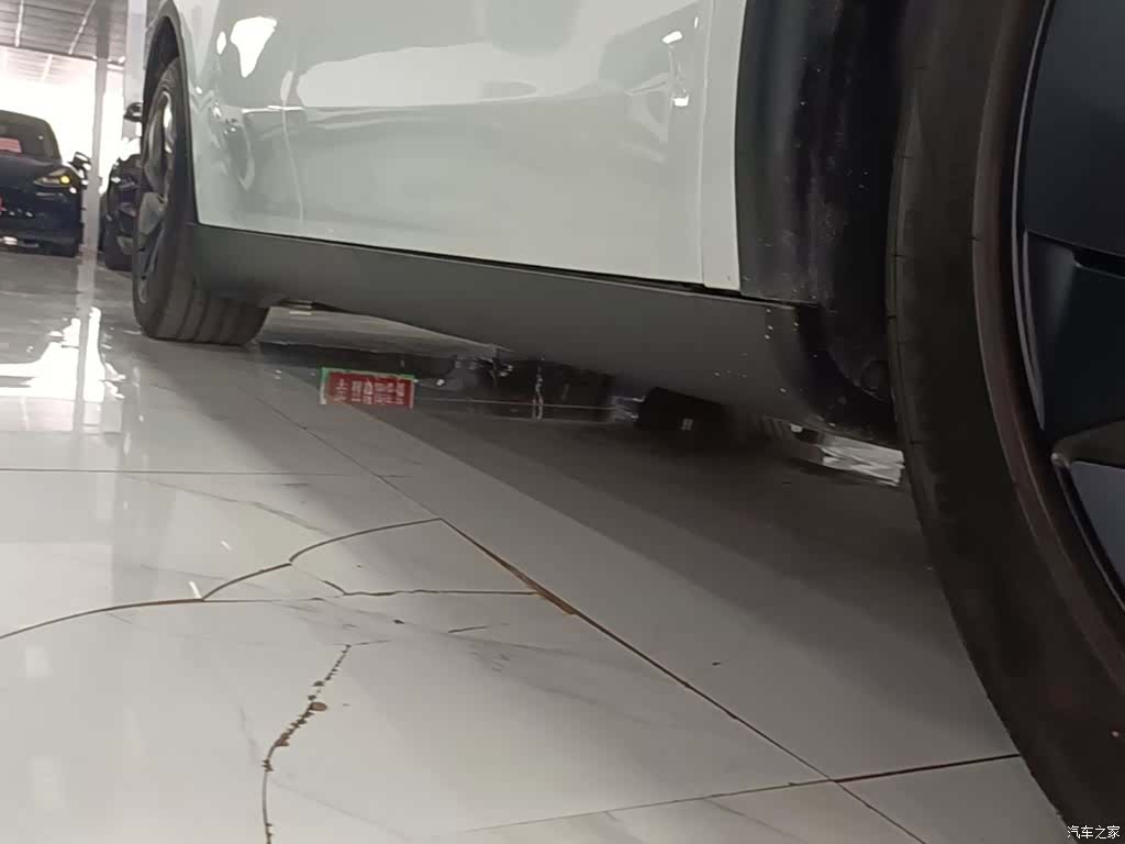 Tesla Model Y, 2025 21