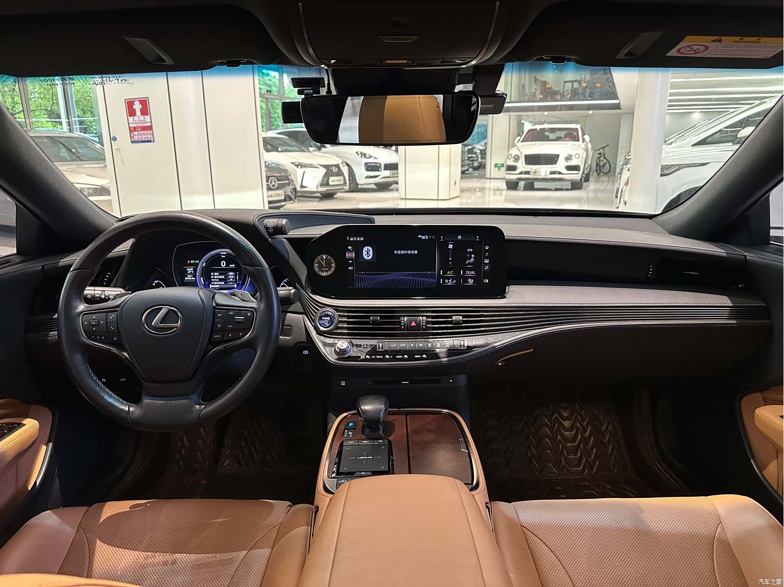 Lexus LS, 2021 4