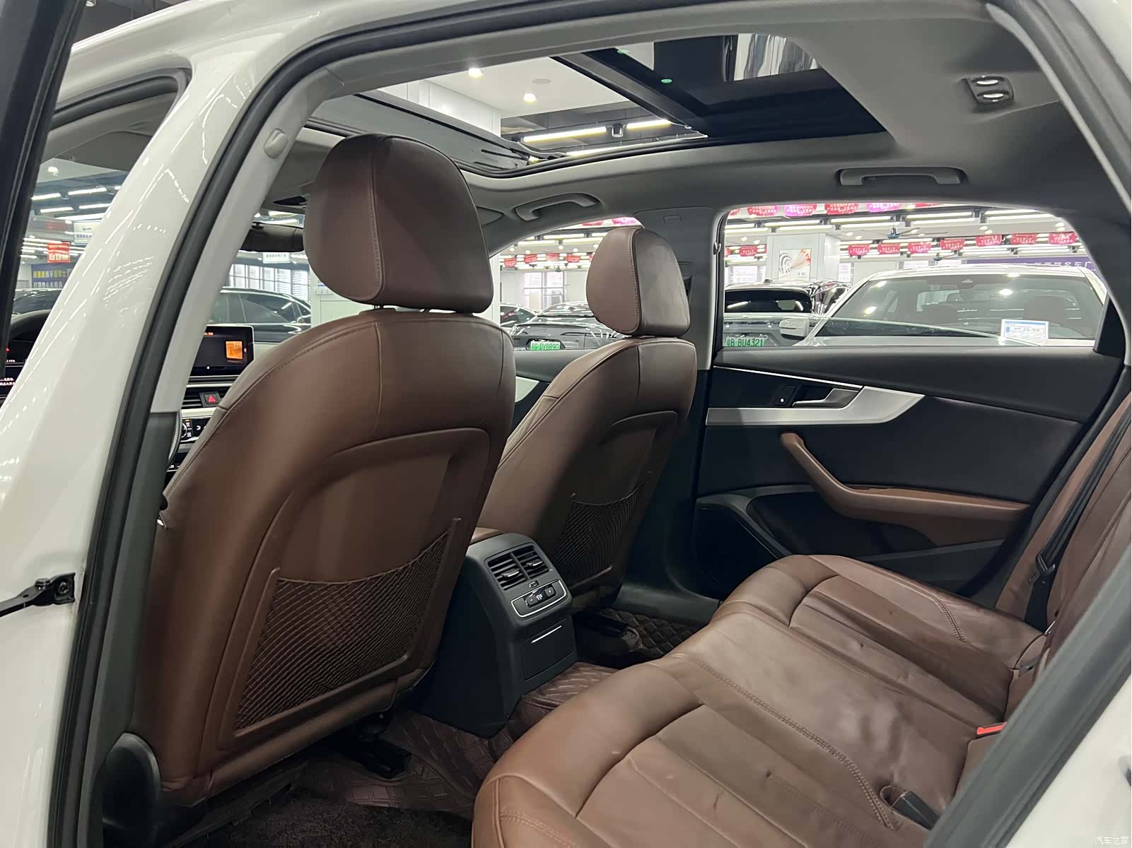 Audi A4L, 2019 8