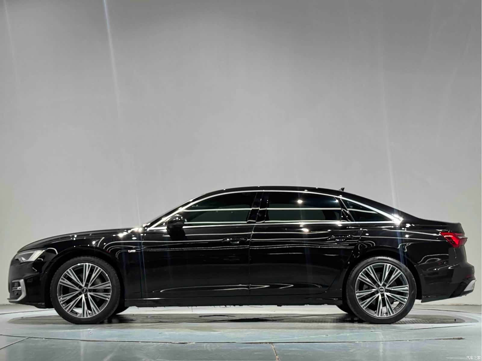 Audi A6L, 2022 15