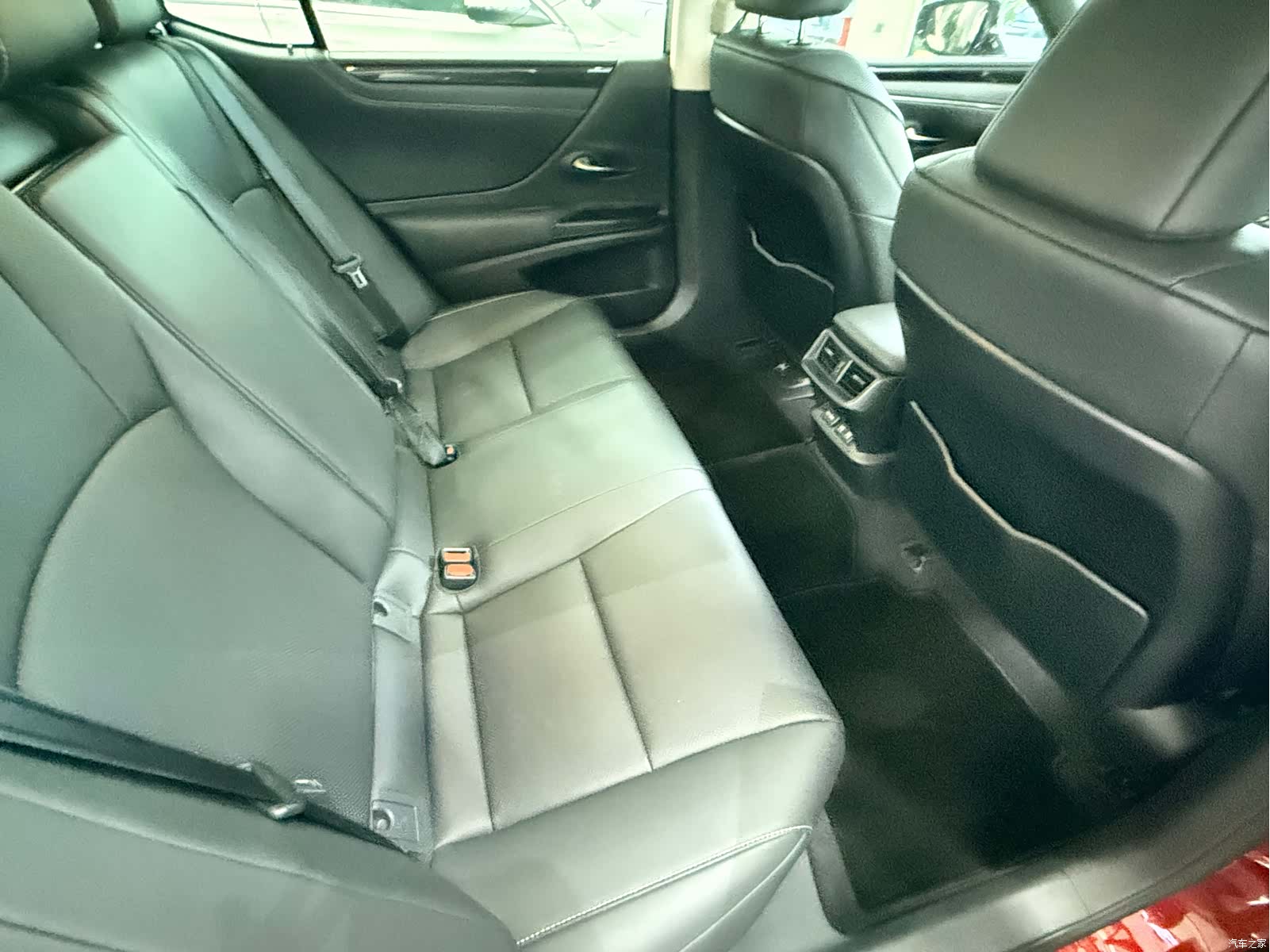 Lexus ES, 2020 10
