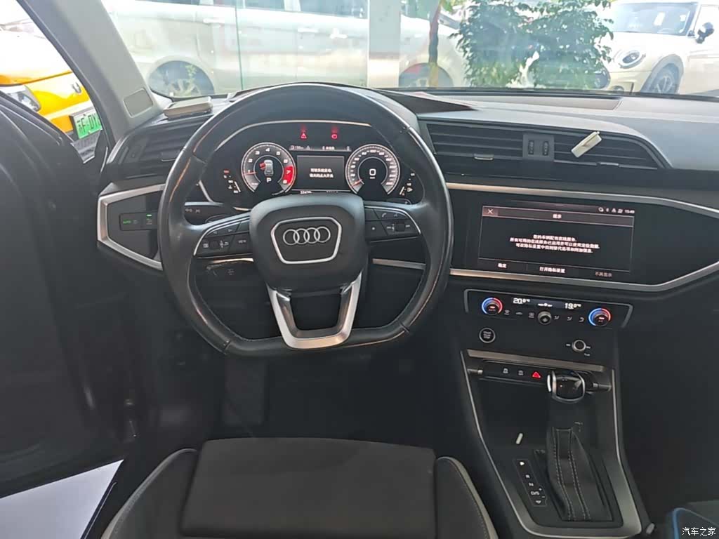 Audi Q3, 2022 11